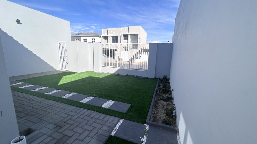 To Let 3 Bedroom Property for Rent in Sandown Western Cape